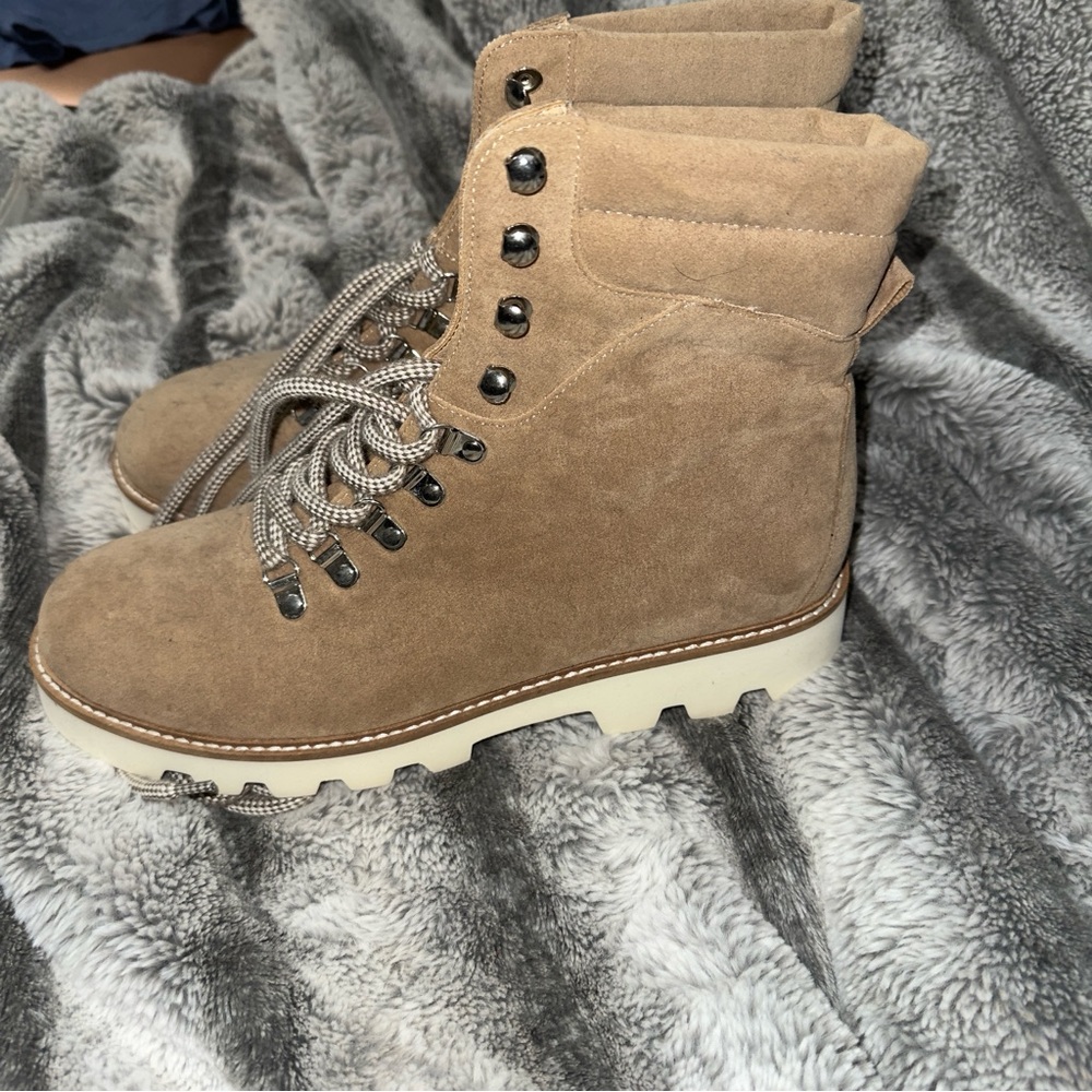 New boots - Picture 2 of 2
